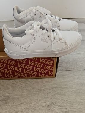 Vans Kids White Low-Top Canvas Sneakers